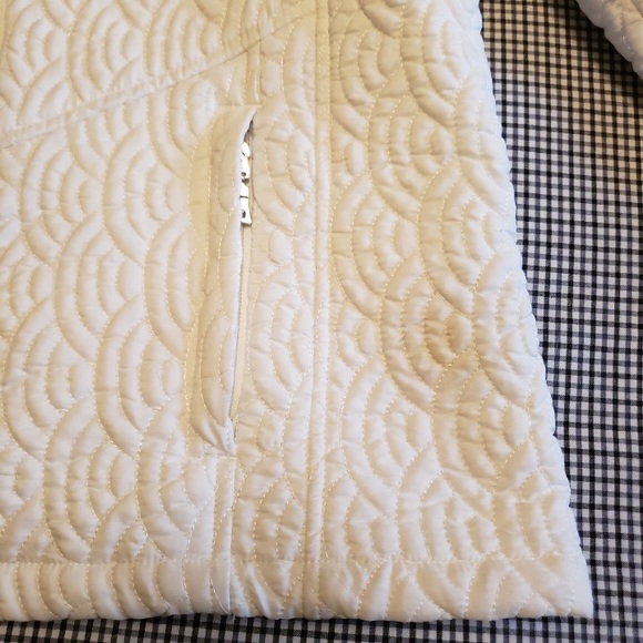 White Textured Jacket - Picture 4 of 4